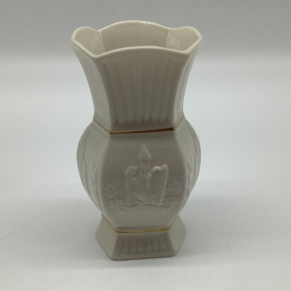 Belleek Trio of Small Vases, Made in Ireland - Picture 10 of 12